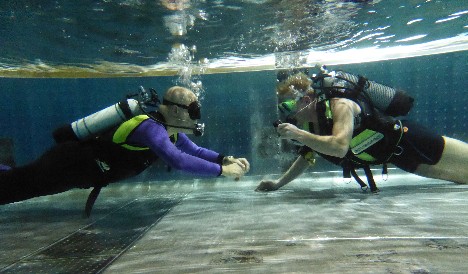 Das Allwetterbad ist Ort des Schnuppertauchens